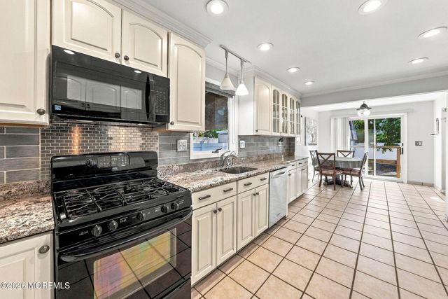 32 3rd Street, Fords, NJ 08863
