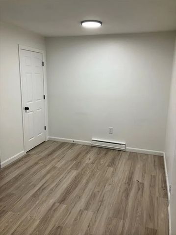 31 Vine St 36, Weymouth, MA 02188