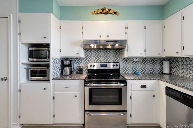1447 Springwater, Canyon Lake, TX 78133