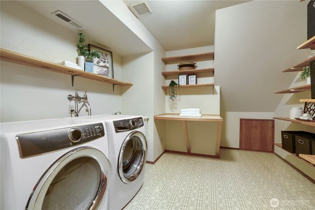 20525 NE 68th Street, Redmond, WA 98053