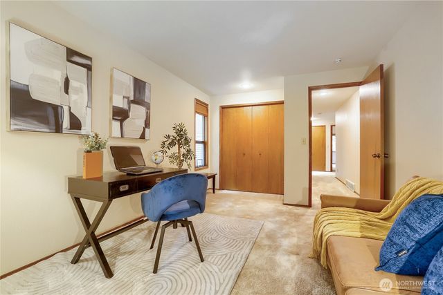 20525 NE 68th Street, Redmond, WA 98053