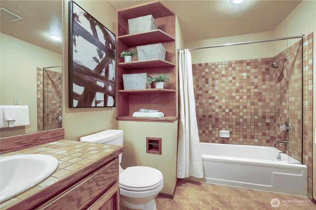 20525 NE 68th Street, Redmond, WA 98053
