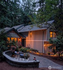 20525 NE 68th Street, Redmond, WA 98053