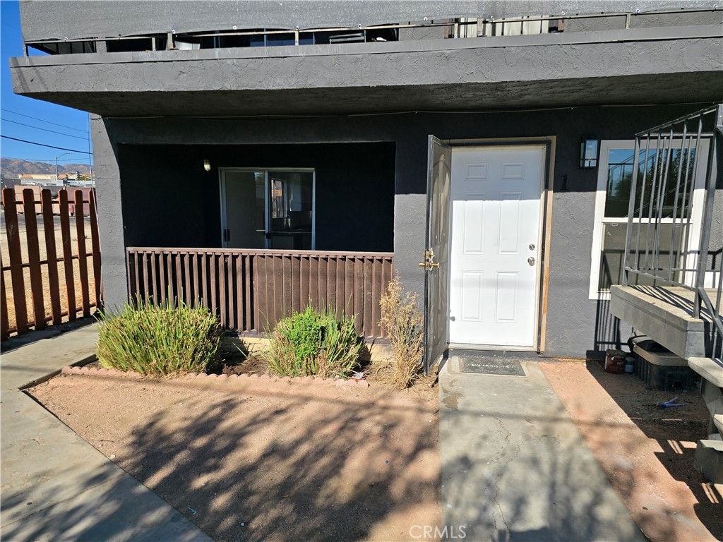 38423 10th Place E 1, Palmdale, CA 93550