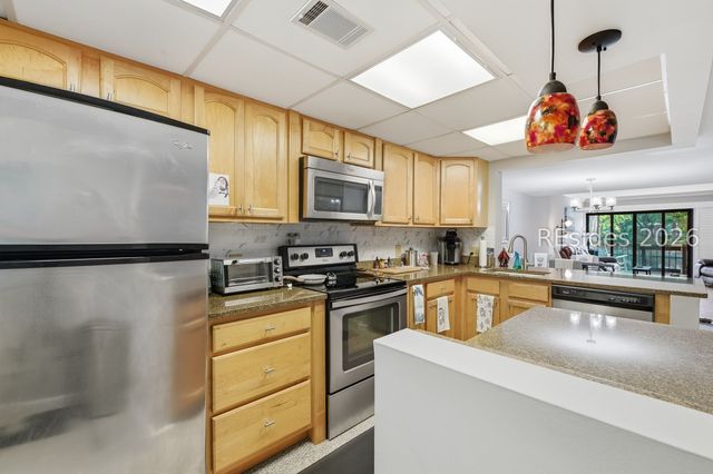 85 Folly Field Rd Apt 131, Hilton Head Island, SC 29928