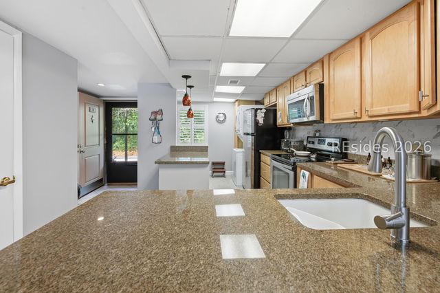 85 Folly Field Rd Apt 131, Hilton Head Island, SC 29928
