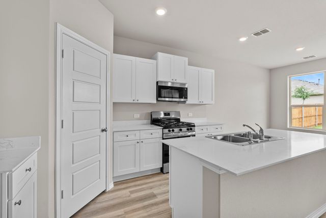 9409 Mint Hill Drive, Fort Worth, TX 76108