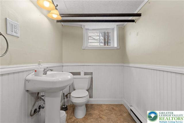 956 Club Avenue, Allentown City, PA 18109