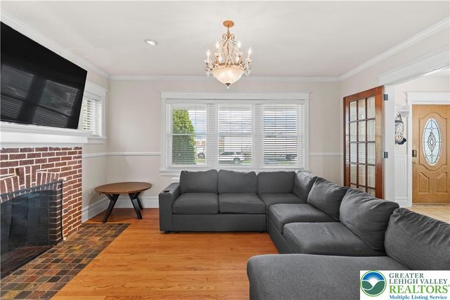 956 Club Avenue, Allentown City, PA 18109
