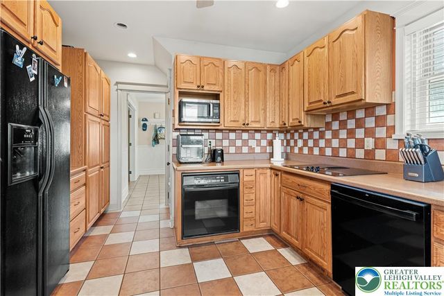 956 Club Avenue, Allentown City, PA 18109