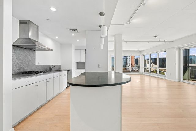 25 Channel Center 1102, Boston, MA 02210