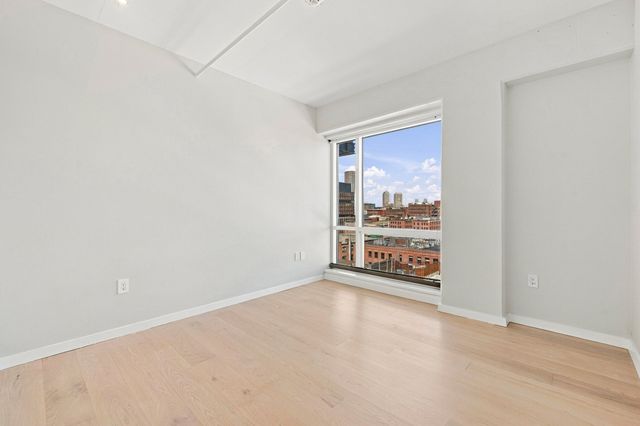 25 Channel Center 1102, Boston, MA 02210