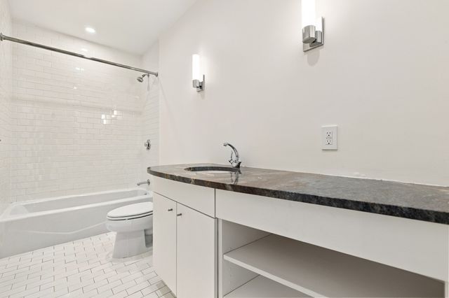 25 Channel Center 1102, Boston, MA 02210