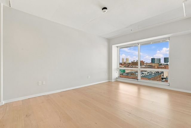 25 Channel Center 1102, Boston, MA 02210