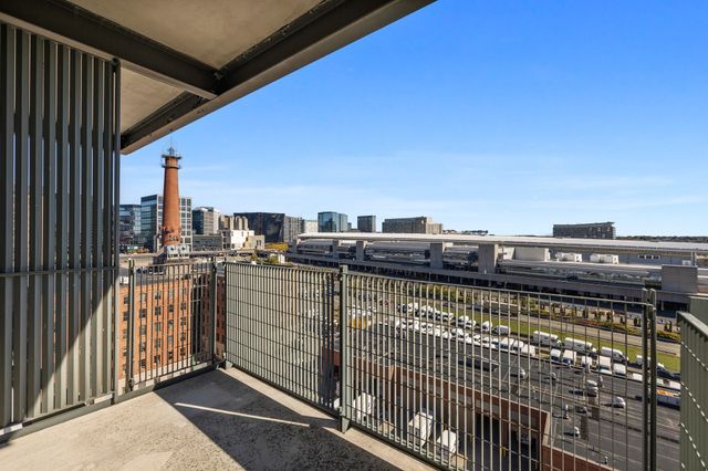 25 Channel Center 1102, Boston, MA 02210