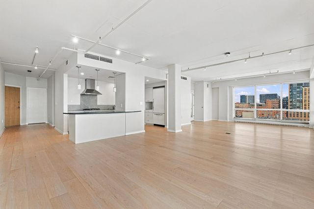 25 Channel Center 1102, Boston, MA 02210