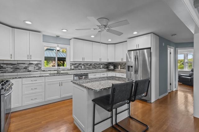 38 Upland St, Auburn, MA 01501
