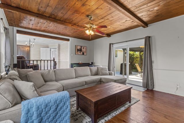 38 Upland St, Auburn, MA 01501