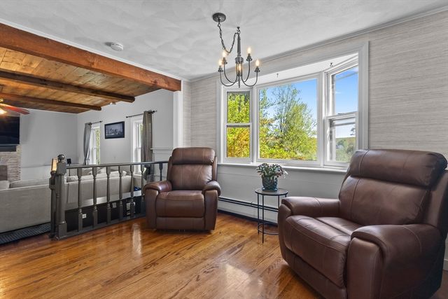 38 Upland St, Auburn, MA 01501