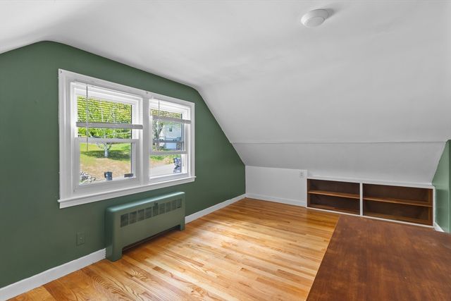 38 Upland St, Auburn, MA 01501