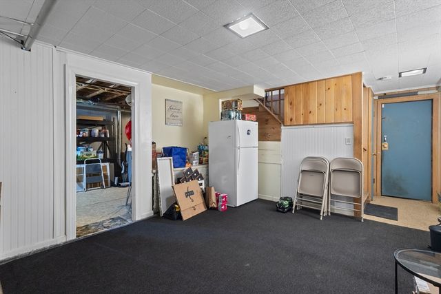 38 Upland St, Auburn, MA 01501