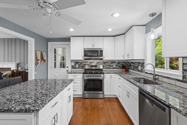 38 Upland St, Auburn, MA 01501