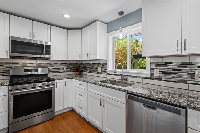 38 Upland St, Auburn, MA 01501
