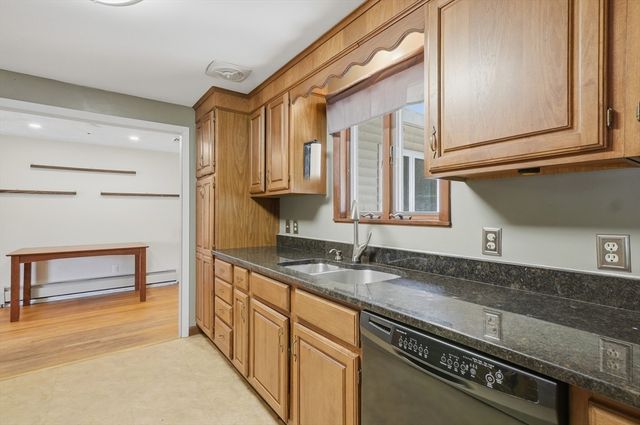 15 Kiberd Drive, Chelmsford, MA 01863