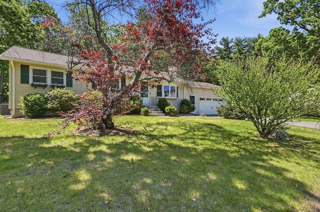 15 Kiberd Drive, Chelmsford, MA 01863