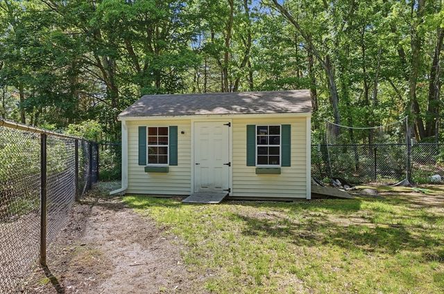 15 Kiberd Drive, Chelmsford, MA 01863
