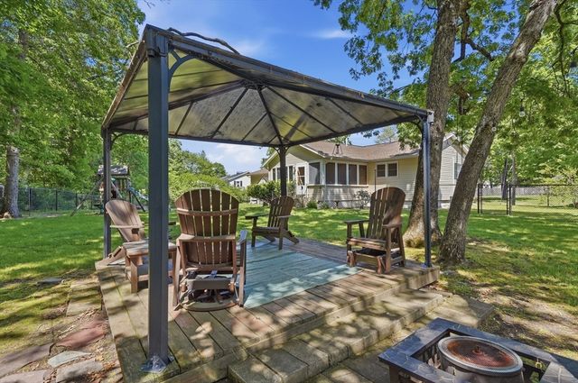 15 Kiberd Drive, Chelmsford, MA 01863