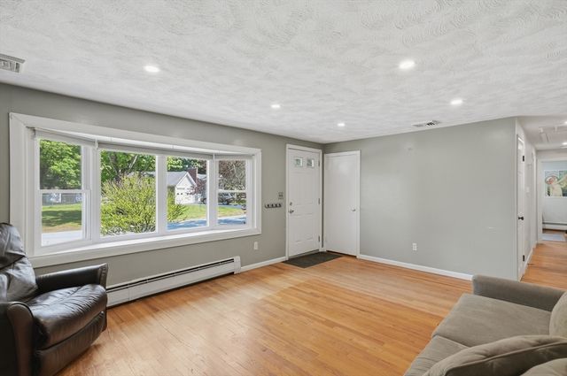 15 Kiberd Drive, Chelmsford, MA 01863