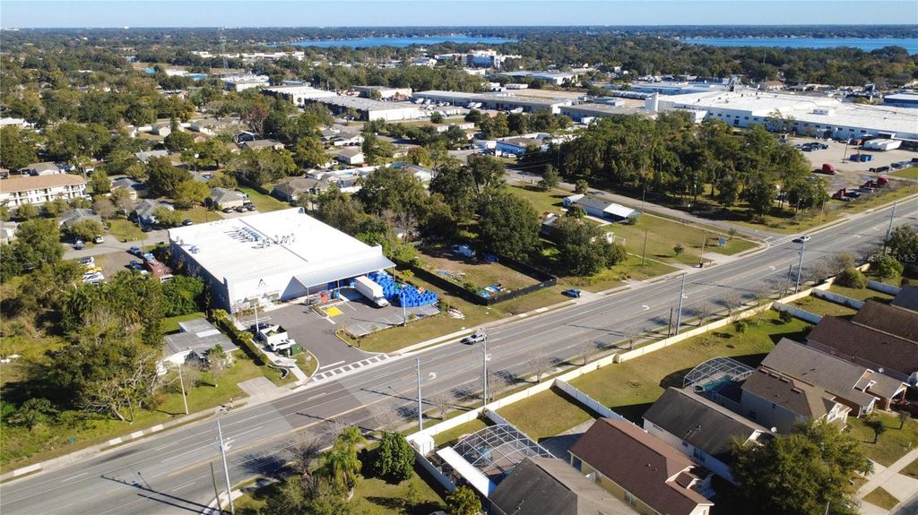 Image 6 of property listing at 303 E LANCASTER, Orlando, FL 32809