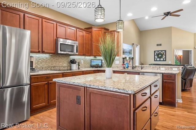 51285 Upland View Street, Canton, MI 48188