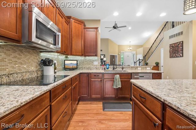51285 Upland View Street, Canton, MI 48188