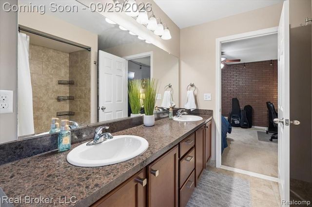 51285 Upland View Street, Canton, MI 48188