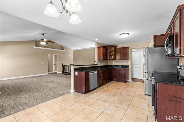 1239 Rutledge Drive, Troy, IL 62294