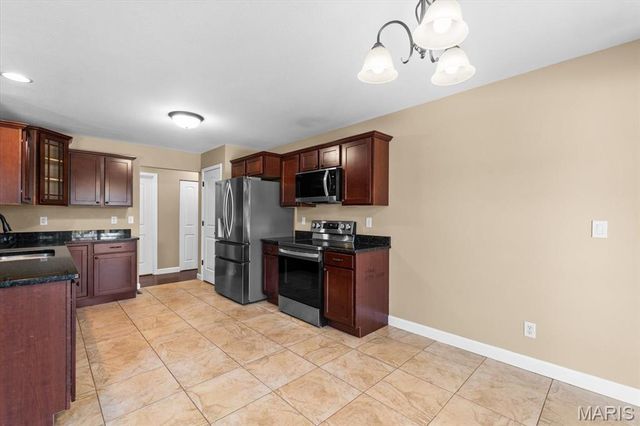 1239 Rutledge Drive, Troy, IL 62294