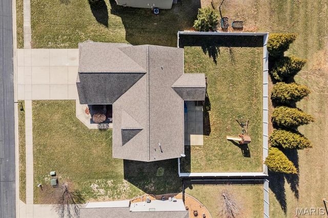 1239 Rutledge Drive, Troy, IL 62294