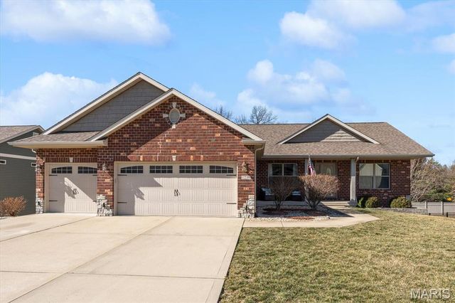 1239 Rutledge Drive, Troy, IL 62294