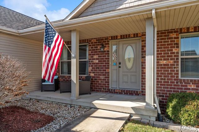 1239 Rutledge Drive, Troy, IL 62294