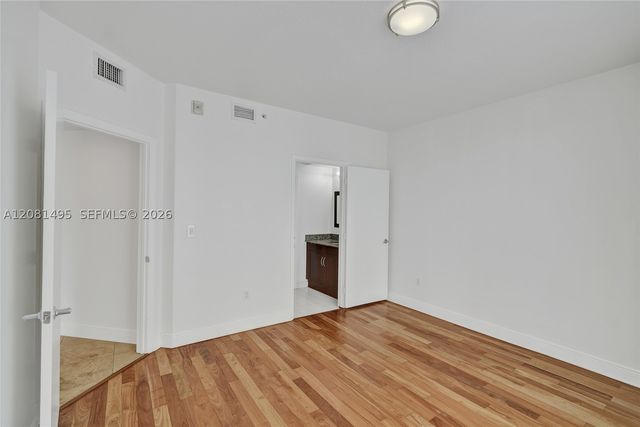 7275 SW 90th St C410, Miami, FL 33156