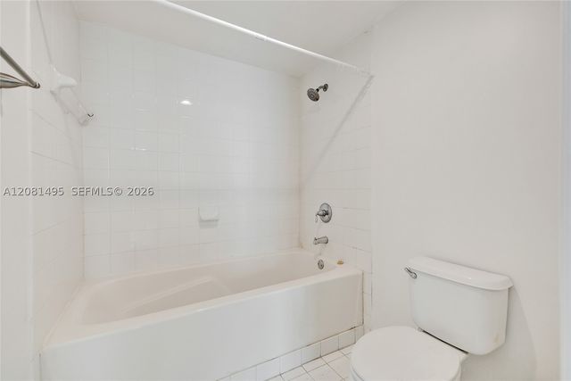 7275 SW 90th St C410, Miami, FL 33156