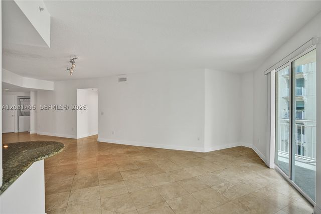 7275 SW 90th St C410, Miami, FL 33156