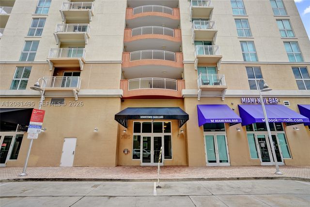 7275 SW 90th St C410, Miami, FL 33156