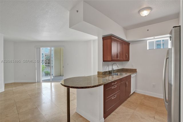 7275 SW 90th St C410, Miami, FL 33156