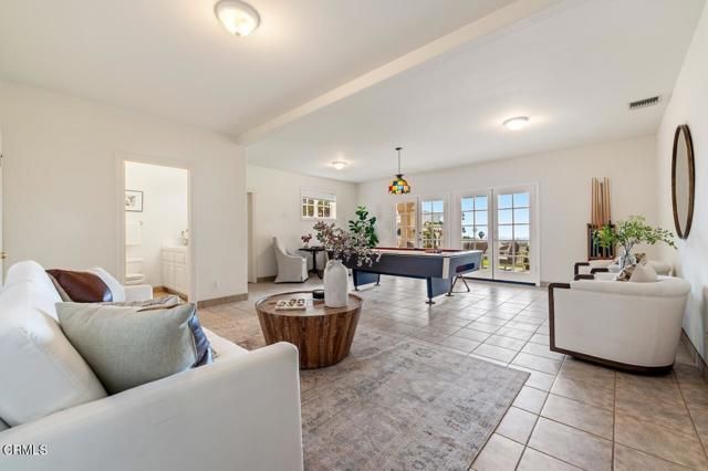 3250 Mesaloa Lane, Pasadena, CA 91107