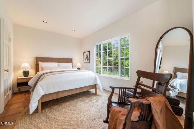 3250 Mesaloa Lane, Pasadena, CA 91107