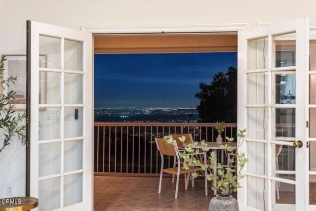 3250 Mesaloa Lane, Pasadena, CA 91107