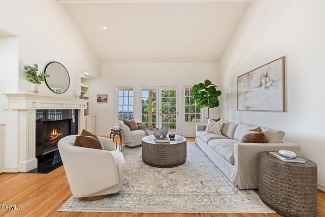 3250 Mesaloa Lane, Pasadena, CA 91107